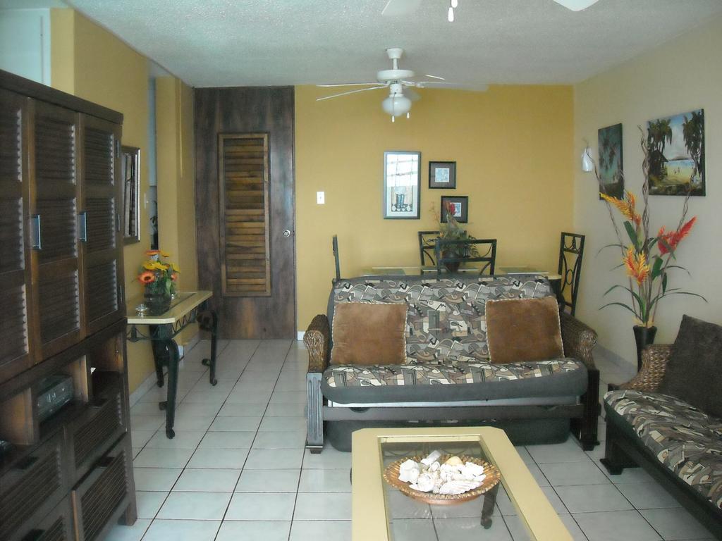 Ocean Front Apartment Luquillo Extérieur photo