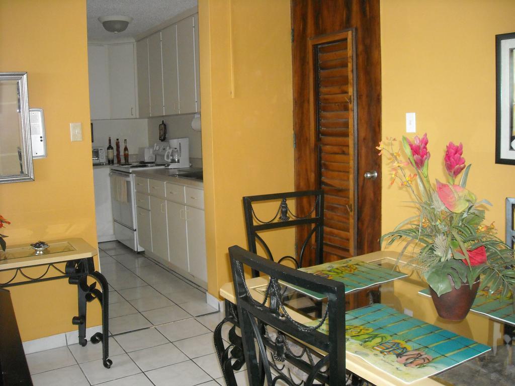 Ocean Front Apartment Luquillo Extérieur photo